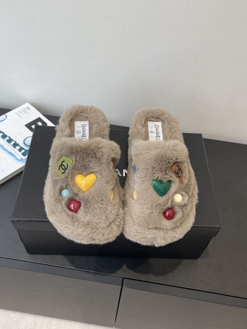 Ch**el slippers